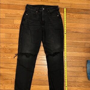 American Eagle Outfitters Black Strigid Distressed Mom Jean Size 8